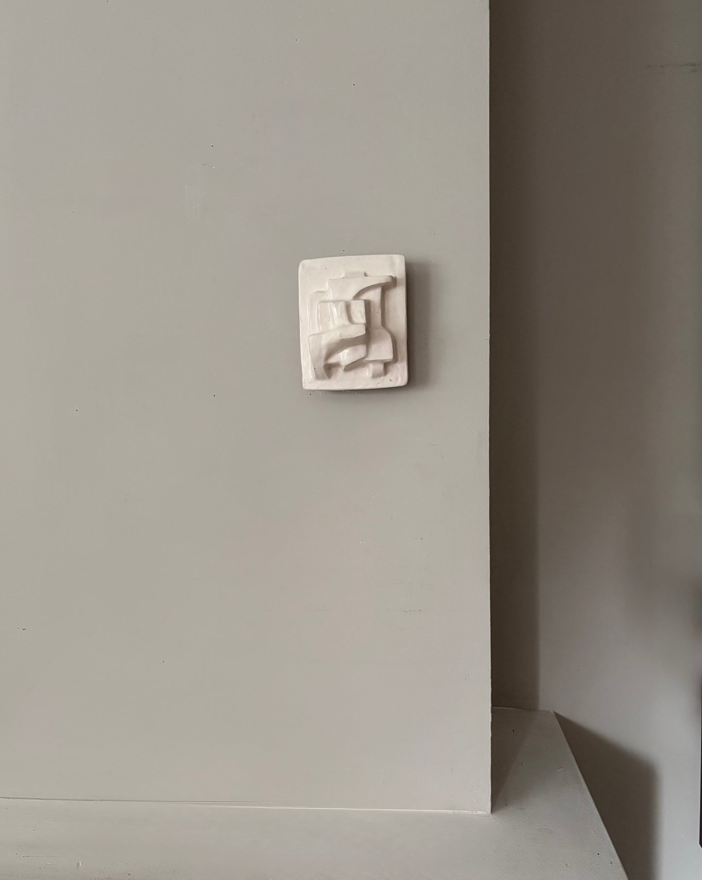 Atmospheric contruction matt white